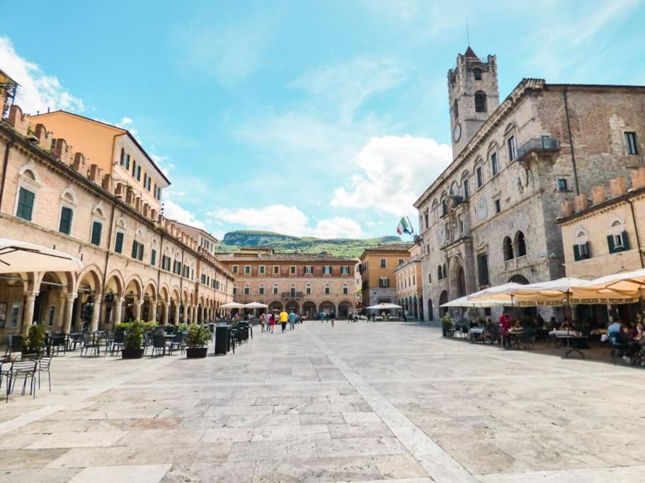Апартаменты Charme In Centro With Private Parking Асколи-Пичено Экстерьер фото